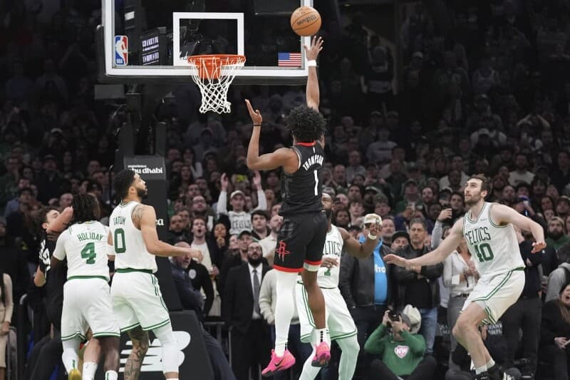 迷踪步抛投准绝杀绿衫军 火箭汤普森:我就像Kobe 迷踪步抛投准绝杀绿衫军 火箭汤普森:我就像Kobe