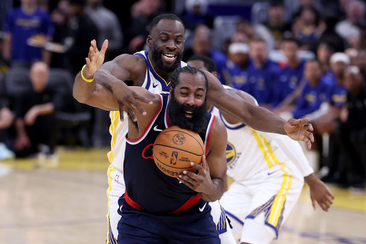 勇士格林认为西区有5支争冠球队 火箭和森林狼不在其中 勇士格林认为西区有5支争冠球队 火箭和森林狼不在其中