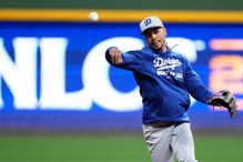 MLB/盛赞贝兹改守游击难度高 酿酒人教头妙语:就像库里转打前锋 MLB/盛赞贝兹改守游击难度高 酿酒人教头妙语:就像库里转打前锋