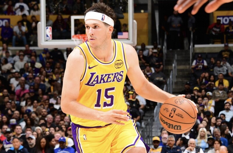 里夫斯「背靠背」狂砍92分 湖人自布莱恩后首见 里夫斯「背靠背」狂砍92分 湖人自布莱恩后首见