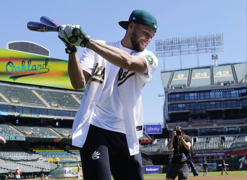 MLB/盛赞贝兹改守游击难度高 酿酒人教头妙语:就像库里转打前锋 MLB/盛赞贝兹改守游击难度高 酿酒人教头妙语:就像库里转打前锋