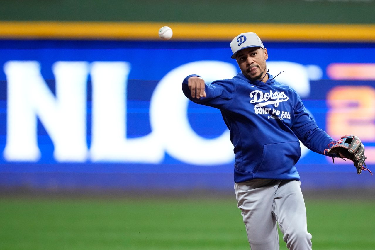 MLB/盛赞贝兹改守游击难度高 酿酒人教头妙语:就像库里转打前锋 MLB/盛赞贝兹改守游击难度高 酿酒人教头妙语:就像库里转打前锋