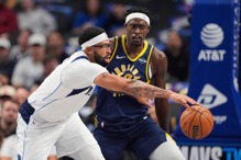 AD又受伤独行侠长人几乎团灭! 老将鲍威... AD又受伤独行侠长人几乎团灭! 老将鲍威...