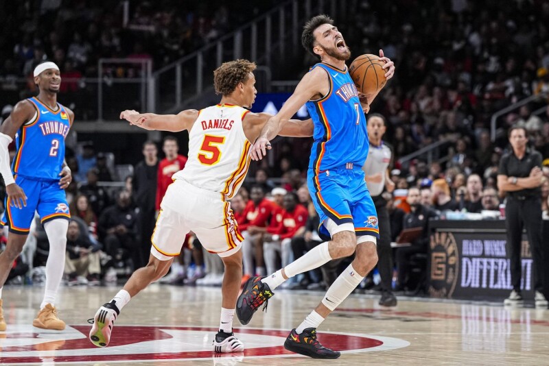 雷霆不用打延长了!霍姆葛伦、亚历山大30+ 猎鹰夺3连胜 雷霆不用打延长了!霍姆葛伦、亚历山大30+ 猎鹰夺3连胜