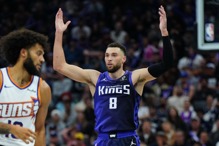 被国王球迷呛「不防守」飙粗话回击 拉文：已经很拚了