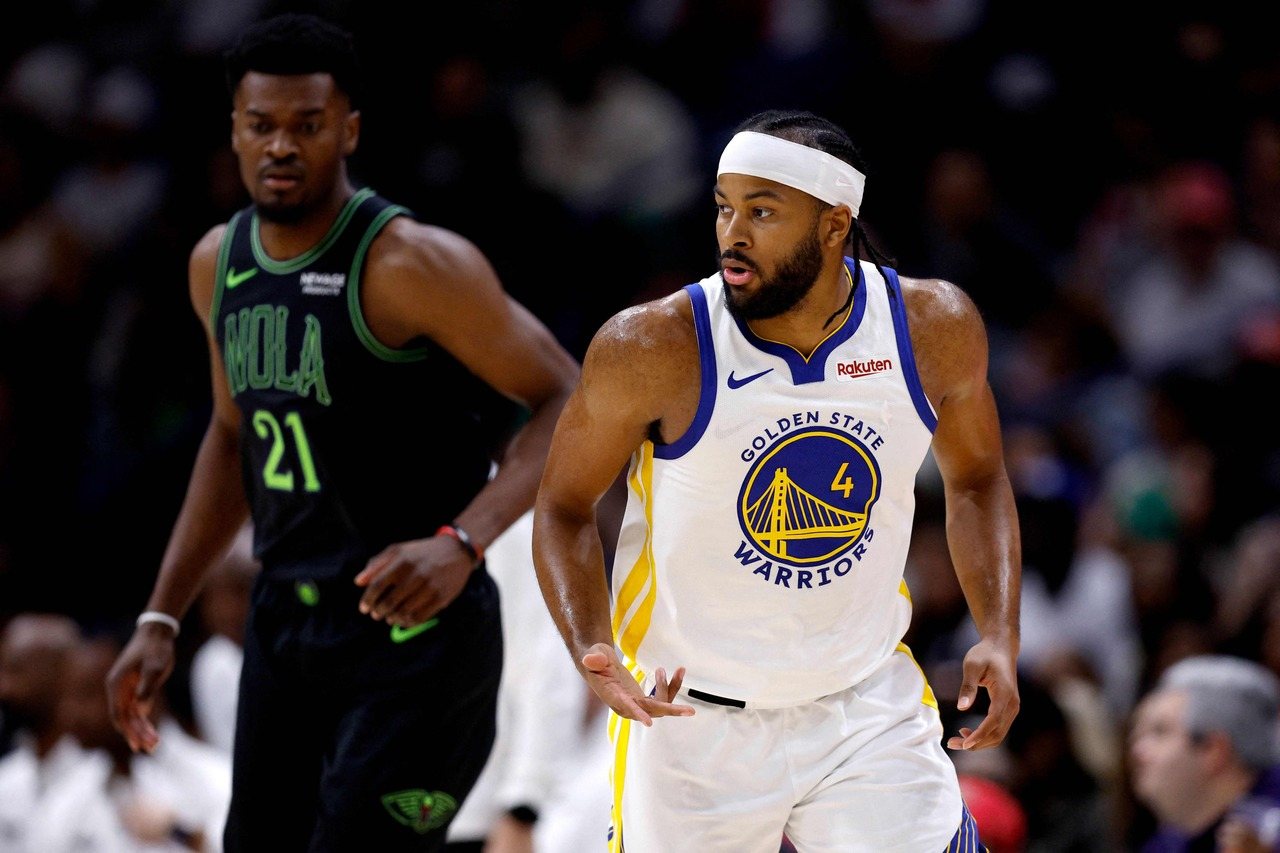 库里上身！穆迪首节轰进7记三分弹 离K汤纪录还差两球