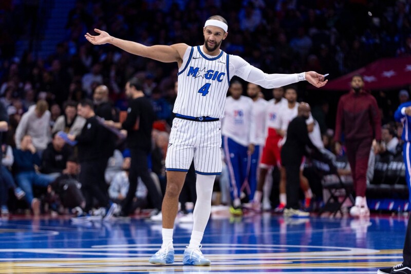 推佐蒙德被吹出场 魔术后卫不后悔：发生十次都会做