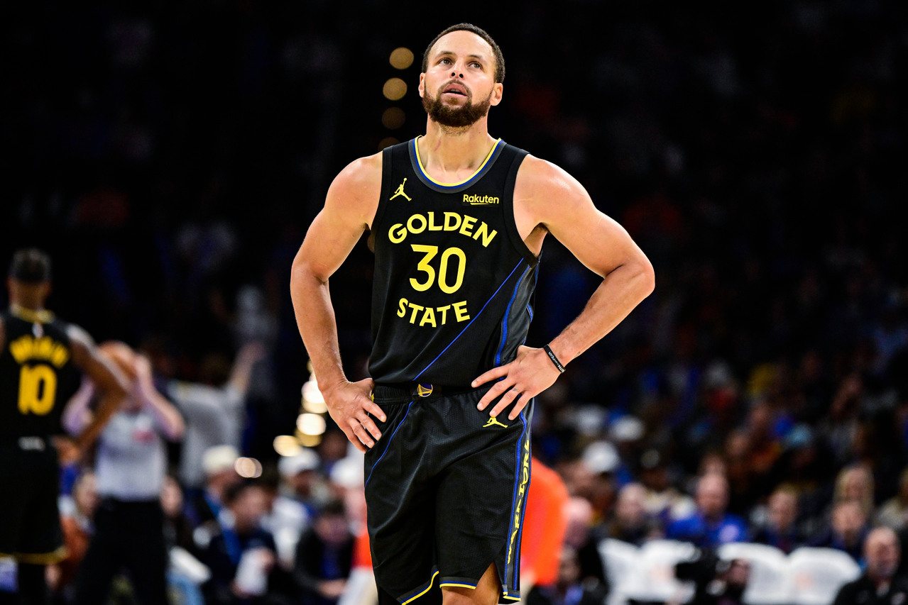 与UA结束合作投身球鞋自由市场 库里：永远心存感激