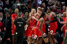 前三节领先16分差点砸锅！佛西维奇三分球绝杀救公牛 