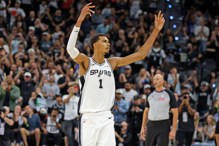 勉励温班亚玛师学自己！欧尼尔：保持争胜心有望迈入伟大之列