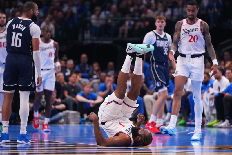 惨遭哈登飙41分击溃 独行侠教头高呼：全世界最会制造犯规的球员