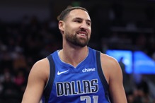 女友遭疯狗贝、白巧克力性羞辱 独行侠汤普...