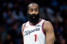 史上第一人！哈登笑拥快船火箭得分纪录 50分场次平Kobe