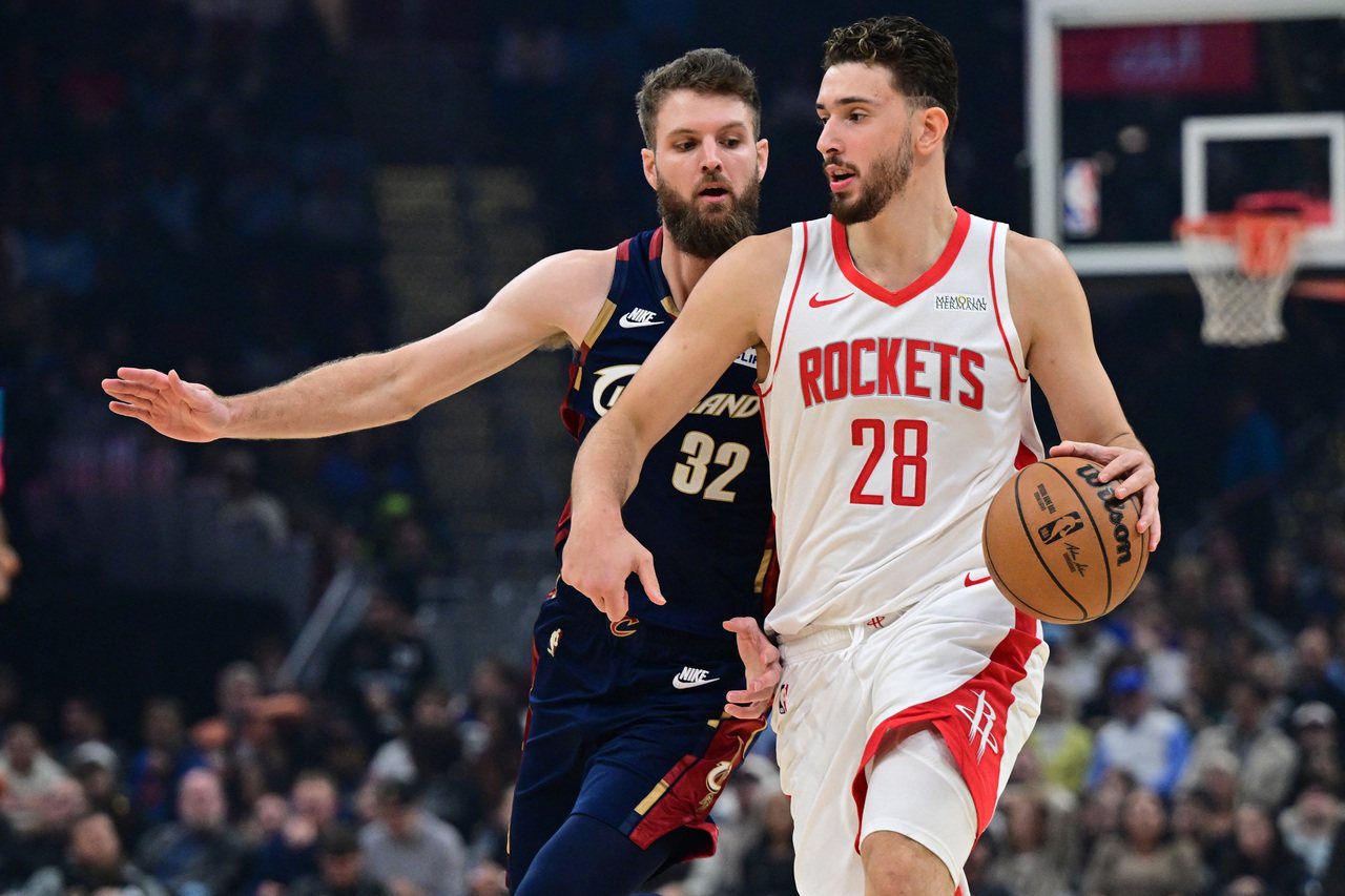 队史首位连三场达25分10篮板5助攻 森根率火箭收5连胜