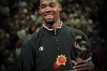 因沙滩车事故瘫痪17年 前最佳第六人辞世享年54岁