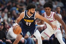 火箭主帅怒轰裁判是追星族! 掘金穆雷:不... 火箭主帅怒轰裁判是追星族! 掘金穆雷:不...