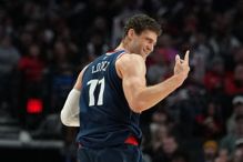 洛佩兹神射数据并肩库里、詹皇 「快船三老」创首见纪录