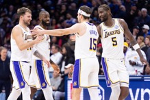 詹皇升上历史第2! 生涯1015场胜利超... 詹皇升上历史第2! 生涯1015场胜利超...