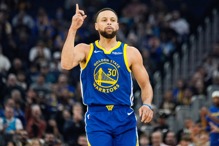 库里复出飙39分写历史第一纪录 超越「篮... 库里复出飙39分写历史第一纪录 超越「篮...