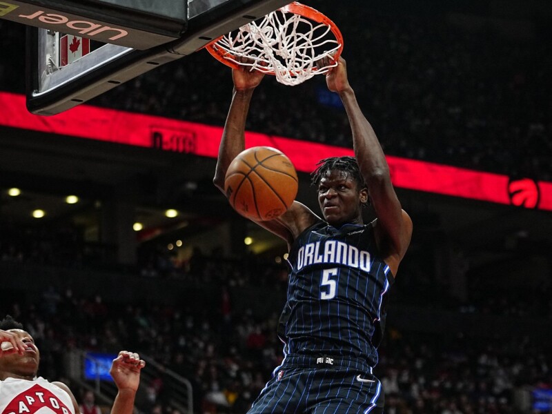 猛龙中锋群爆伤兵潮 急签前魔术7呎「巨神兵」助阵