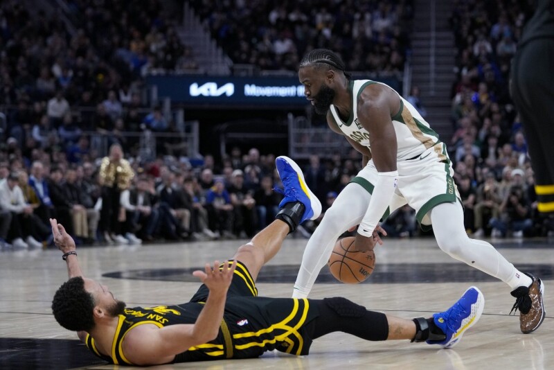 他太小只了！布朗直播语出惊人：库里一对一打不赢我