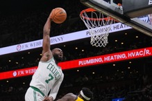 扭转20分落后 凯尔特人大逆转赏步行者5连败