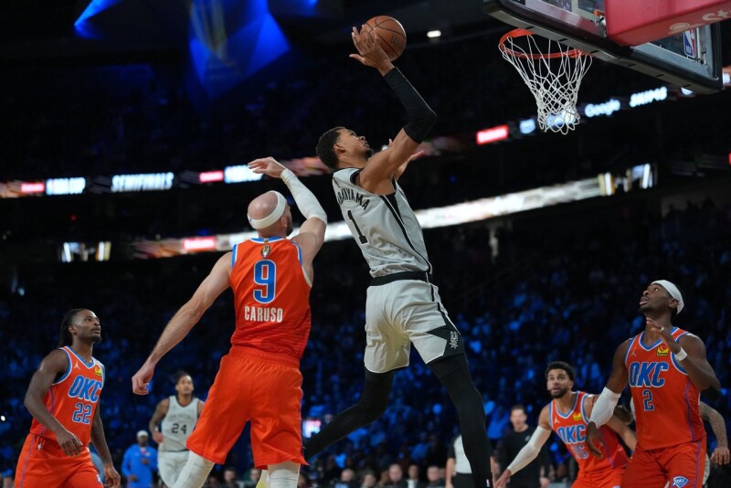 「斑马」复出强势终结雷霆16连胜 马刺挺进NBA杯冠军战