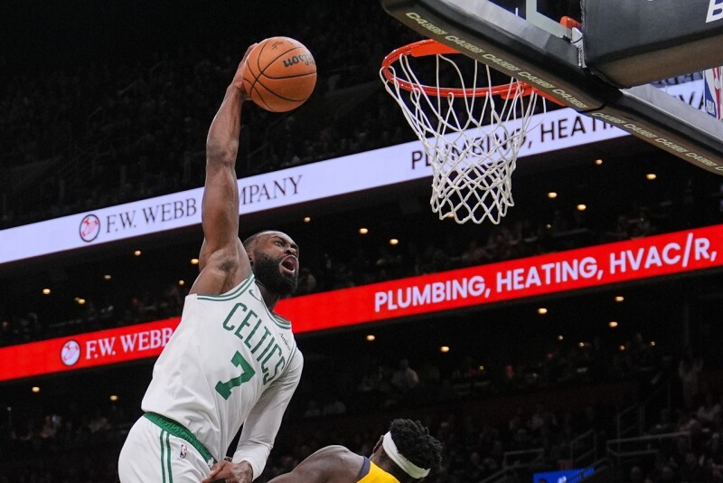 扭转20分落后 凯尔特人大逆转赏步行者5连败