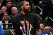 厄文送独行侠高尔夫球车 唐西奇送湖人百台... 厄文送独行侠高尔夫球车 唐西奇送湖人百台...