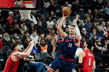 洛培兹9记三分与双星合砍93分 快船胜开拓者附加赛有望