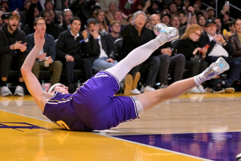 湖人守不住对手！里夫斯、唐西奇直指防守是最大弱点