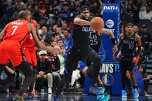 摆脱雷霆地狱！戴维斯手感回温飙29分 独行侠轰下火箭