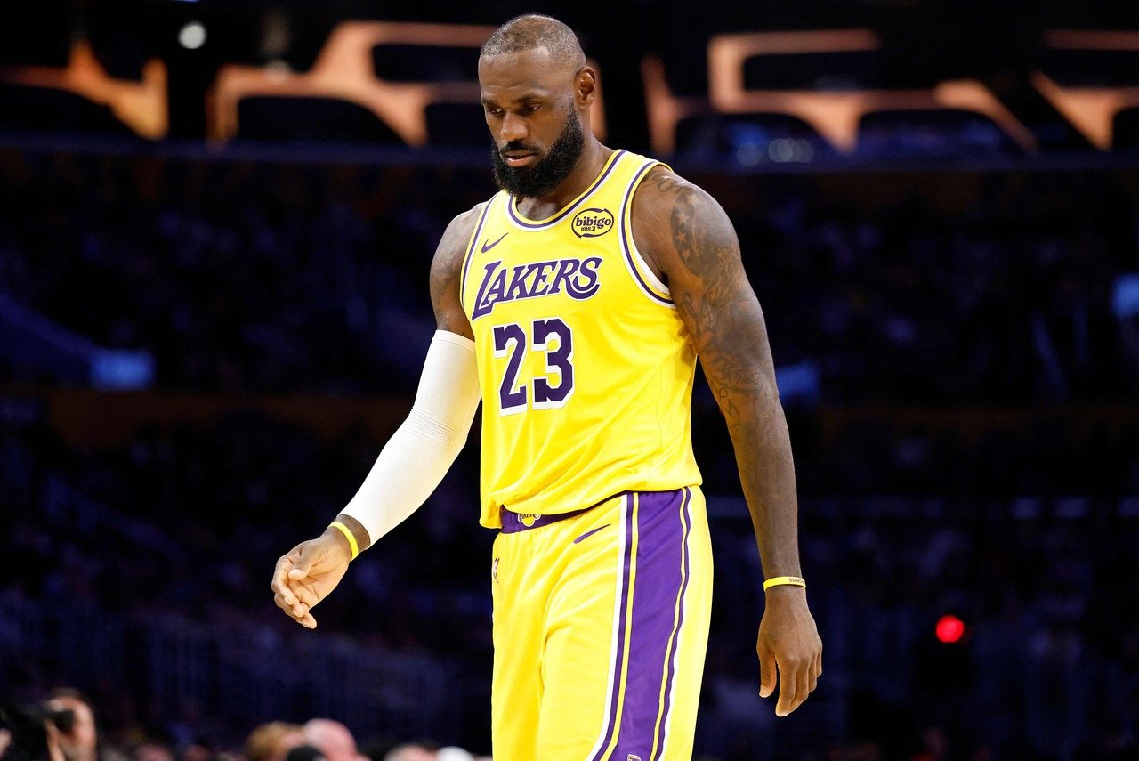 湖人没詹皇反而更强？名记：詹姆斯面临生涯最大挑战