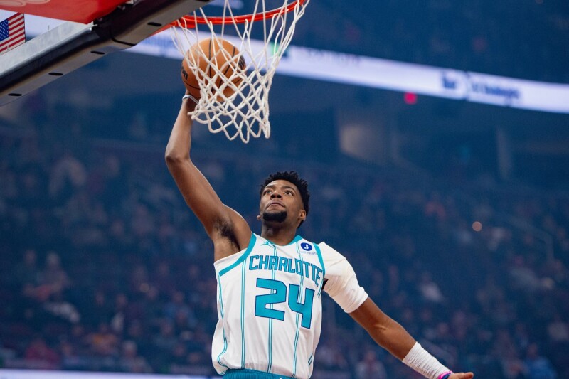 米契尔绝杀跳投失手 骑士延长赛得分挂蛋遭黄蜂螫