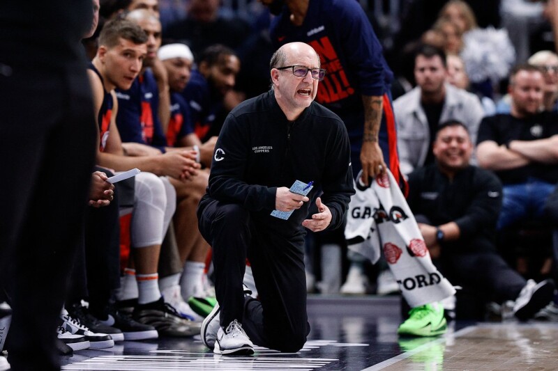 美媒曝保罗带替补打爆快船先发 惹助教不爽、有2人挺他 