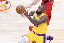 詹姆斯连1297场得分上双纪录终结 现役球星谁能企及？