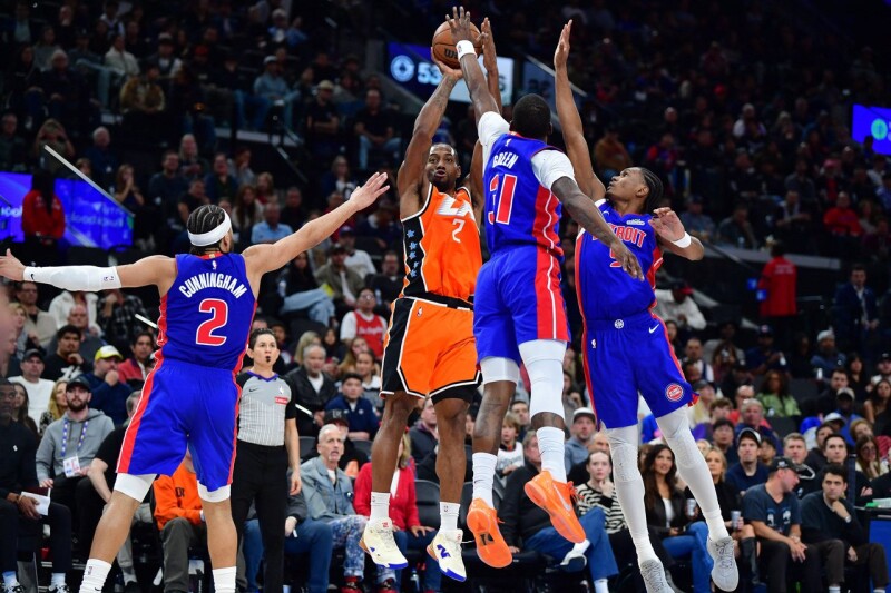 飙55分平队史选择提前退场 雷纳德坦言：不想为纪录冒风险