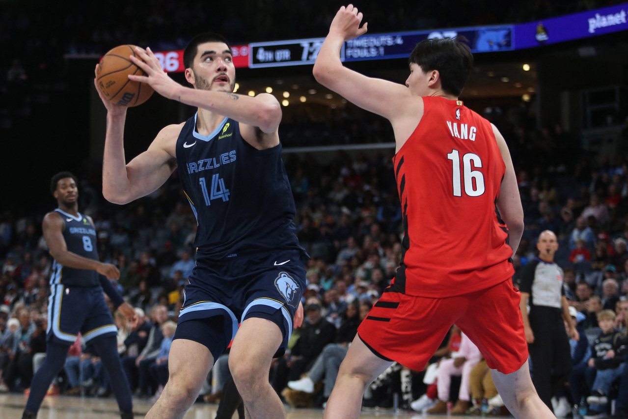 灰熊9战7胜却传坏消息 221公分中锋周志豪因伤缺阵4周 