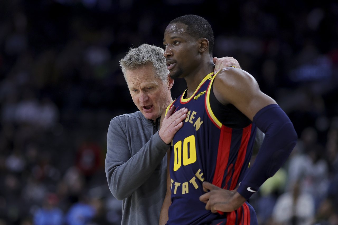 又冰库明加？柯尔回应未出赛原因：表现明显不如开季