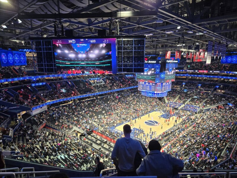 奇才队首办「台湾日」逾400名侨胞现身球场