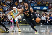 米契尔左脚踝伤待检查 G5能否赶上骑士主帅没头绪 米契尔左脚踝伤待检查 G5能否赶上骑士主帅没头绪