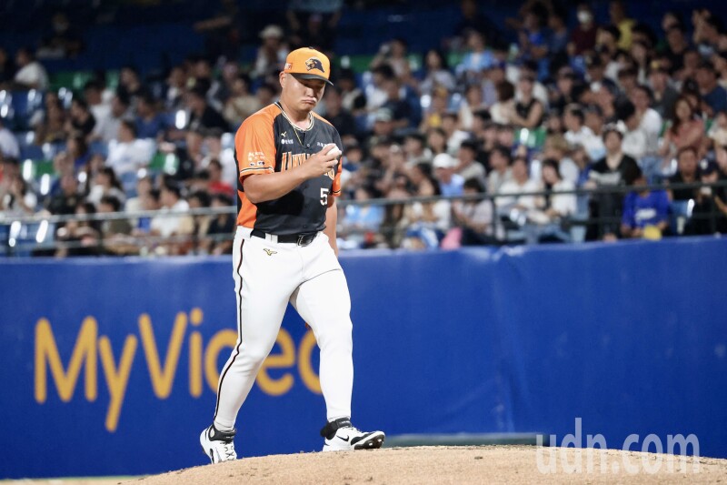 图辑／中职范国宸猛打 富邦悍将6：2领先统一狮