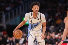 前两季只打27场 老鹰送21岁Kobe到篮网