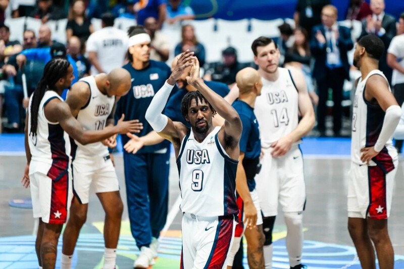 美洲杯/NBA资历老将关键外线稳军心 美国队力压加拿大保铜牌 美洲杯/NBA资历老将关键外线稳军心 美国队力压加拿大保铜牌