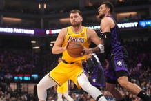 国王连2天爆冷赢球！湖人唐西奇孤军奋战砍42分做白工