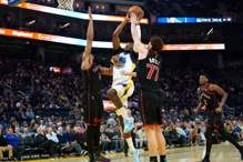 弃用16场的库明加解冻了!第三节空中接力... 弃用16场的库明加解冻了!第三节空中接力...