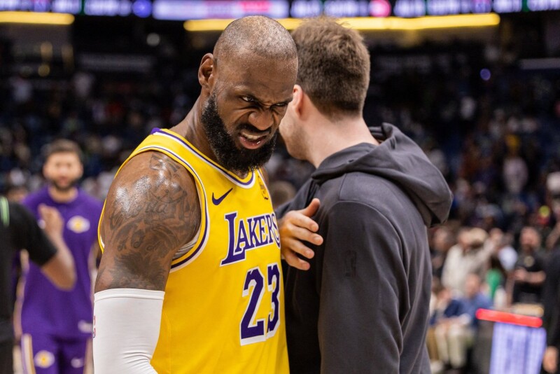 本季背靠背都是TBD！ 詹皇霸气自爆下午4点39分出生