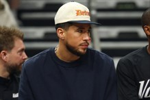 太阳后场伤兵连环 布克右脚踝扭伤至少缺阵...