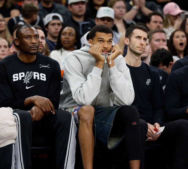 「跛脚」的斑马何时能回归？马刺主帅透露伤势最新消息