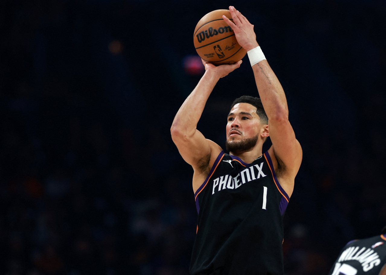 明星赛票选仅排第17 太阳布克自认比前面的人更好